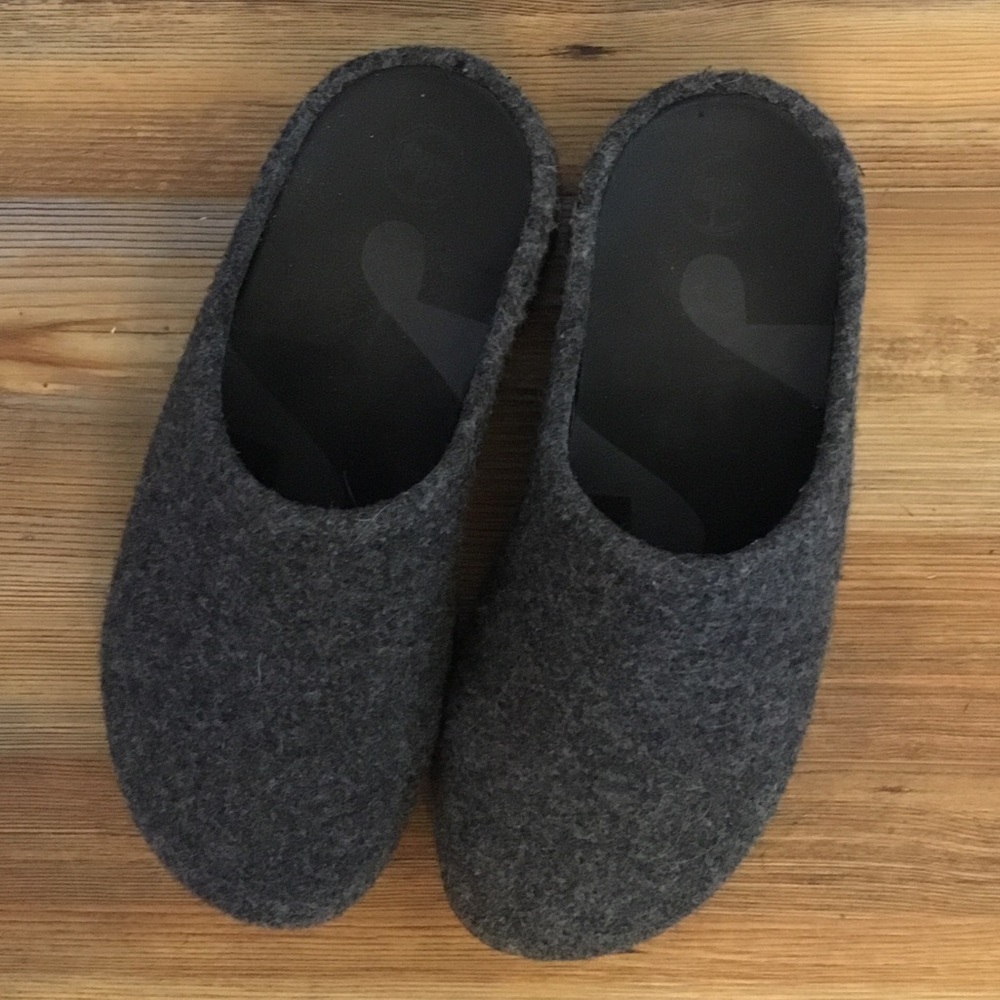 Fitflop Women's Dark Gray Felt Mules Size 8
